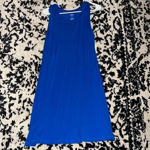 Knee-length blue dress